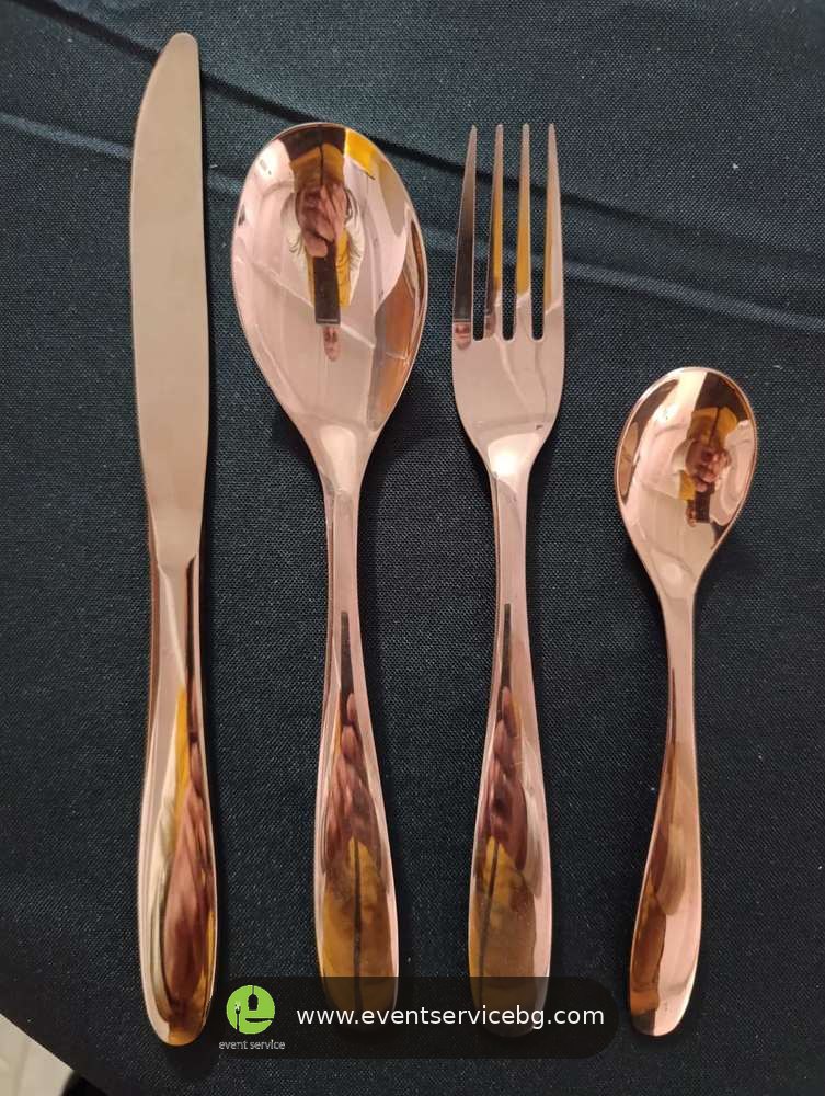 Iznajmljivanje Rose Gold escajga