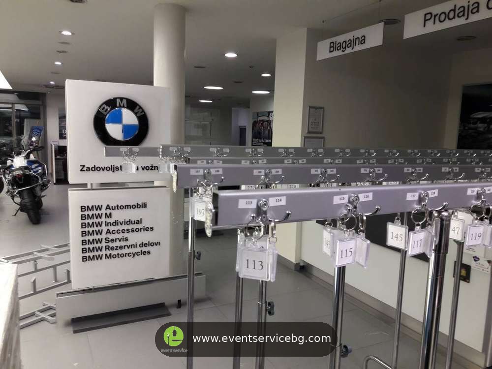 Iznajmljivanje štendera sa kukicama