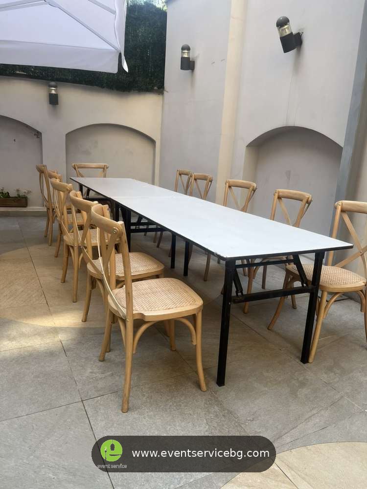 Pravougaoni stolovi za iznajmljivanje
