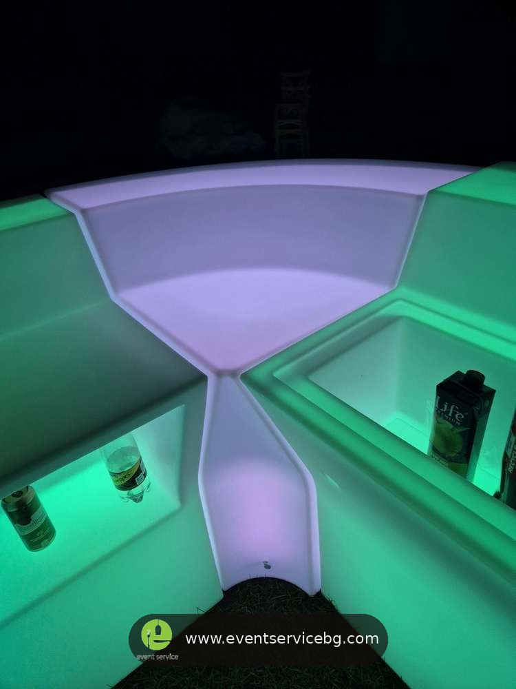 Iznajmljivanje svetlećih LED šankova