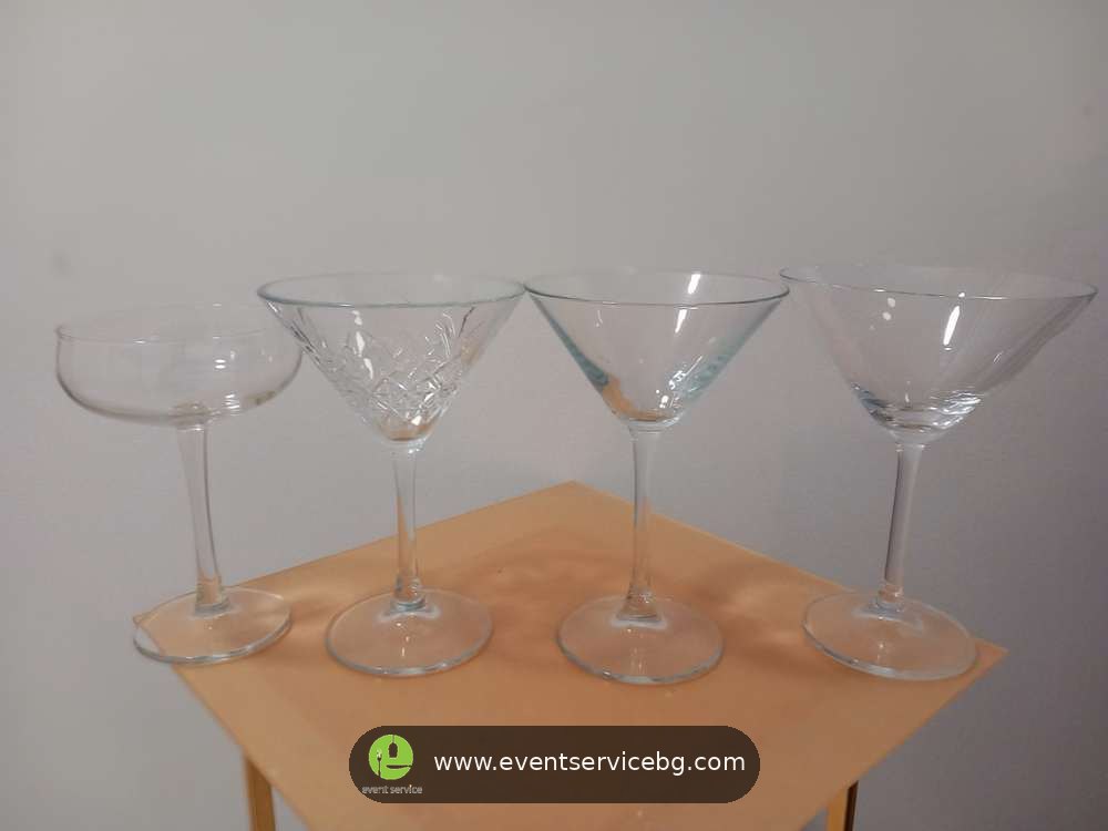 Čaša koktel za martini veća